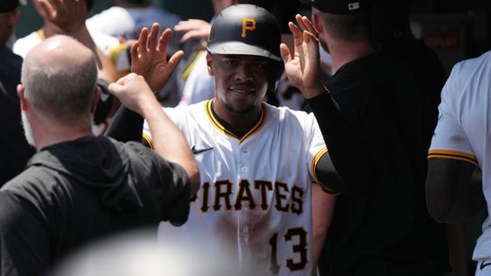 Special report: Hayes beating both his back, bat taken on the North Shore (Top story). Photo by JOSHUA VEON / GETTY